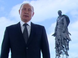 Президент России В.В.Путин обратился к россиянам перед голосованием по поправкам к Конституции (01 июля 2020) Президент России В.В.Путин обратился к россиянам перед голосованием по поправкам к Конституции (01 июля 2020)