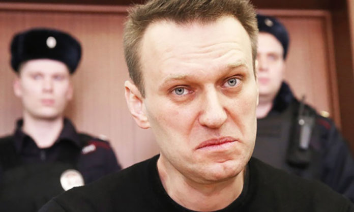 За публичные призывы к насильственному свержению власти в России либераст Навальный ответит Генпрокуратуре РФ