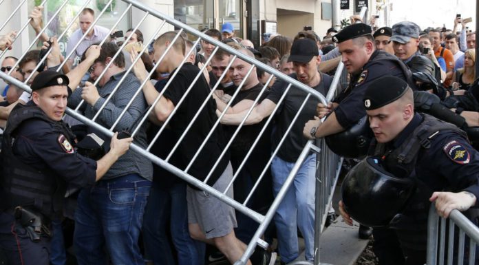 За расшатывание обстановки в России, подобно массовым протестам в США, нужно жестко наказывать За расшатывание обстановки в России, подобно массовым протестам в США, нужно жестко наказывать