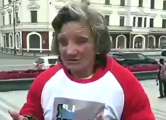 «Фургал? Какой Фургал? Нам дали футболки — и всё», алкаши и маргиналы с плакатиками на Дальнем Востоке "Фургал? Какой Фургал? Нам дали футболки - и всё", алкаши и маргиналы с плакатиками на Дальнем Востоке