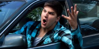 Автоподставы в России — самые популярные приемы и схемы развода водителей на деньги Автоподставы в России - самые популярные приемы и схемы развода водителей на деньги