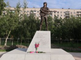 30 лет назад, 15 августа 1990, погиб Виктор Цой, в Санкт-Петербурге открыт памятник легендарному рок-музыканту 30 лет назад, 15 августа 1990, погиб Виктор Цой, в Санкт-Петербурге открыт памятник легендарному рок-музыканту