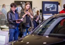 Что ждёт российских автовладельцев осенью: электронный ПТС, обязательный ТО для ОСАГО, оформление автомобиля в МФЦ Что ждёт российских автовладельцев осенью: электронный ПТС, обязательный ТО для ОСАГО, оформление автомобиля в МФЦ