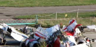 Польша опять «колется и плача упорно пожирает кактус», сдуру требуя выдать российских авиадисптечеров Польша опять "колется и плача упорно пожирает кактус", сдуру требуя выдать российских авиадисптечеров