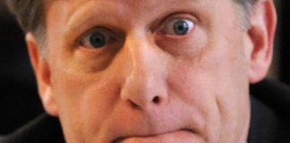 Туповатый экс-посол США в РФ М.Макфолл раздухарился про «черные кварталы в Москве», озадачив своей глупостью своих же подписчиков Бывший горе-посол США в РФ М.Макфолл раздухарился про "черные кварталы в Москве", рассмешив своей глупостью своих же подписичков