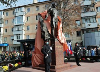 В Симферополе открыт памятник Герою Советского Союза Амет-Хану Султану в честь 100-летия героя В Симферополе открыт памятник Герою Советского Союза Амет-Хану Султану в честь 100-летия героя