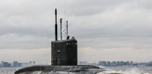 Новая подводная лодка проекта 636.3 «Варшавянка» завтра войдет в состав Военно-морского флота России Новая подводная лодка проекта 636.3 "Варшавянка" завтра войдет в состав Военно-морского флота России