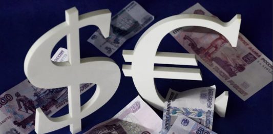 Почему покупать Евро и Доллары за рубли сейчас было бы опрометчивым решением, мнение экспертов Почему покупать сейчас за рубли Евро и Доллары станет опрометчивым решением, мнение экспертов