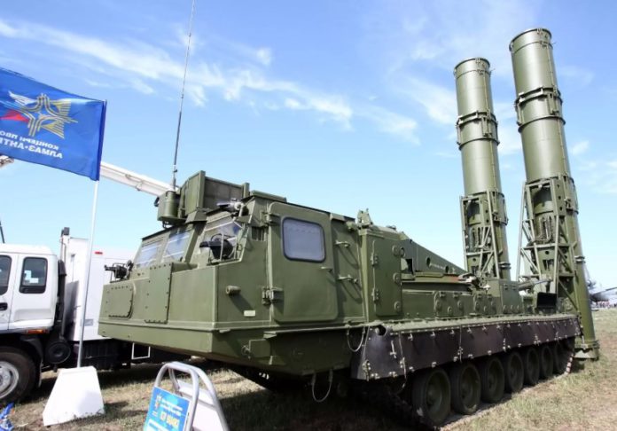 Российский ЗРК С-300В4 уже умеет сбивать гиперзвуковые ракеты, к созданию которых Запад еще даже не приступал... Видео