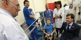 Россияне, поддержим инициативу РИА ФАН! Письменно защитим врача Л.Рошаля от оскорблений оскотинившихся либераста Навального с подельником Миловым Россияне, поддержим инициативу РИА ФАН! Письменно защитим врача Леонид Рошаля от оскорблений оскотинившихся либераста Навального с подельником Ниловым