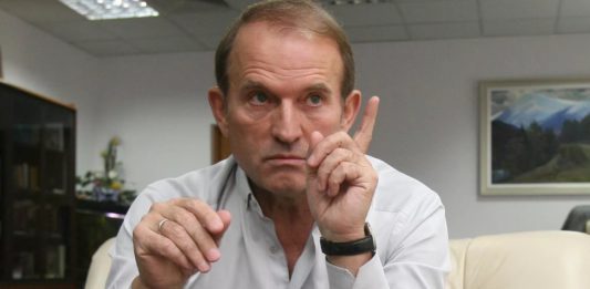 Украинцы наконец осознали пустословие своего «Зе-Президента», всё больше склоняясь к пророссийской партии Медведчука «ОПЗЖ» Украинцы наконец осознали пустословие своего "Зе-Президента", склоняясь к пророссийской партии Медведчука "ОПЗЖ"