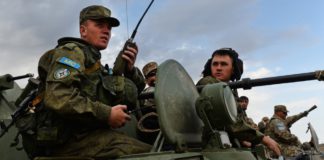 Российские миротворцы размещаются в Нагорном Карабахе вдоль линии соприкосновения Армении и Азербайджана Российские миротворцы размещаются вдоль линии соприкосновения в Нагорном Карабахе