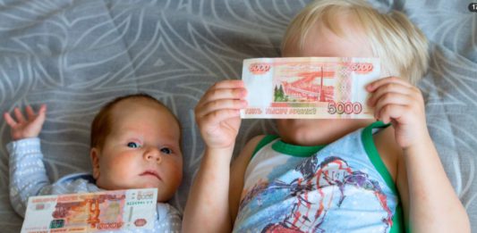Как получить обещанные Путиным 5000 (пять тысяч) рублей на каждого ребенка до 7 лет? Как получить обещанные Путиным 5000 (пять тысяч) рублей на каждого ребенка до 7 лет?