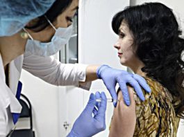 Что может быть после прививки «Спутник V» против коронавируса COVID-19, симптомы и рекомендации Что может быть после прививки "Спутник V" против коронавируса CODID-19, симптомы