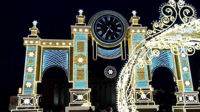 Новогодняя Москва 2021, крупнейший в Европе каток на ВДНХ, новогодние иллюминации