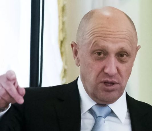 «…Мошенника, негодяя и болтуна Навального надо как в СССР — лишить гражданства и отправить с голой жопой по миру..», мнение Е.Пригожина "...Мошенника, негодяя и болтуна Навального надо как в СССР - лишить гражданства и отправить с голой жопой по миру..", мнение Е.Пригожина
