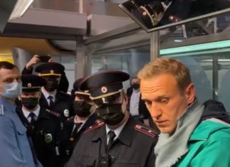 Очевидное задержание либераста Навального, а его команде (это просто «Тупой и ещё тупее») нужна помощь психиатра Очевидное задержание либераста Навального, а его команда это просто "Тупой и ещё тупее", нужна помощь психиатра