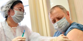 Сегодня в России началась массовая вакцинация от COVID-19, на выбор препараты «Спутник V» или «Эпиваккорона» Сегодня в России началась массовая вакцинация от COVID-19, на выбор препараты "Спутник V" или "Эпиваккорона"