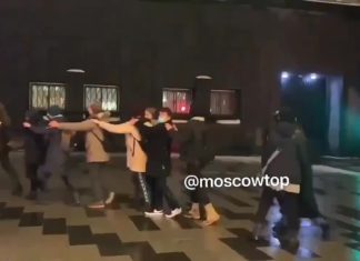 «Детский сад навальнят» с митинга — в ОВД! Подростки не согласны с «увольнением Навального из Администрации Президента РФ».. Во как!! "Детский сад навальнят" с митинга - в ОВД! Подростки уверены в "незаконности увольнении Навального из Администрации Президента РФ".. Во как!!