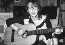 23 года назад (17.02.1988) «вышел из окна» в Питере Александр Башлачёв, исконно русский поэт, бард и музыкант.. «Время колокольчиков» и «Ванюша», видео 23 года назад (17.02.1988) "вышел из окна" в Питере Александр Башлачёв, исконно русский поэт, бард и музыкант.. "Время колокольчиков", видео