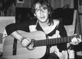 23 года назад (17.02.1988) «вышел из окна» в Питере Александр Башлачёв, исконно русский поэт, бард и музыкант.. «Время колокольчиков» и «Ванюша», видео 23 года назад (17.02.1988) "вышел из окна" в Питере Александр Башлачёв, исконно русский поэт, бард и музыкант.. "Время колокольчиков", видео