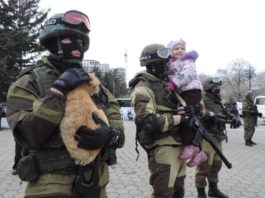 Видеохроника 28 февраля 2014, в Крым из России на низком бреющем, возвращать Крым в Россию!! Видеохроника 28 февраля 2014, в Крым из России на низком бреющем, возвращать Крым в Россию!!