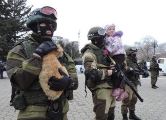 Видеохроника 28 февраля 2014, в Крым из России на низком бреющем, возвращать Крым в Россию!! Видеохроника 28 февраля 2014, в Крым из России на низком бреющем, возвращать Крым в Россию!!