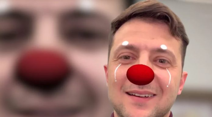 Еврей-русофоб и клоун ЗЕ-Президент Украины втихаря имеет жильё в Крыму, вдруг придётся удирать в Россию.. Еврей-русофоб и клоун ЗЕ-Президент Украины втихаря имеет жильё в Крыму, вдруг придётся удирать в Россию..