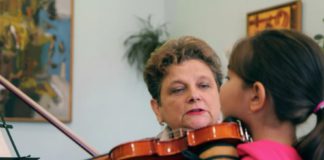 Президент Путин подписал ежегодные гранты на 100 млн.руб. преподавателям музыки в школах, вузах и училищах России Президент Путин подписал ежегодные гранты на 100 млн.руб. преподавателям музыки в школах, вузах и училищах России