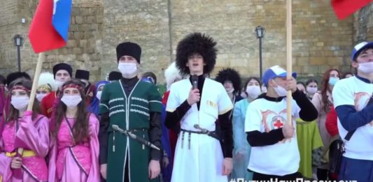 #ПутинНашПрезидент — жители Дербента (Дагестан) во всероссийском флешмобе в поддержку Владимира Путина! #ПутинНашПрезидент — жители Дербента (Дагестан) во всероссийском флешмобе в поддержку Владимира Путина!