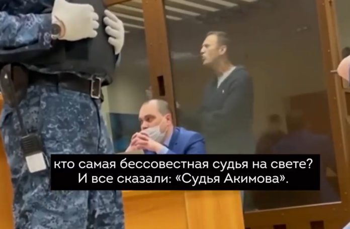 Бесогон TV: за хамство и наглость в московском суде уголовник Навальный словил бы до 14 лет тюрьмы в США