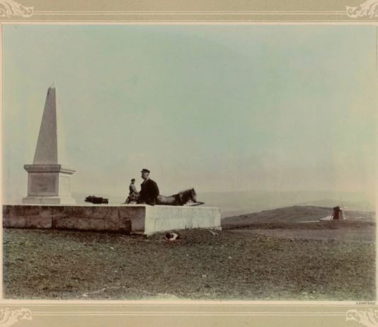 «Девичья батарея» в обороне Севастополя 1854 года: малоизвестный памятник героическим женщинам-проституткам, построившим оборонный бастион "Девичья батарея" в обороне Севастополя 1854 года: малоизвестный памятник героическим женщинам-проституткам, построившим этот оборонный бастион