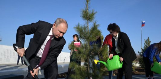 12 апреля 2021 Владимир Путин посетил мемориальный комплекс на месте приземления Ю.Гагарина в г.Энгельс 12 апреля 2021 Владимир Путин посетил мемориальный комплекс на месте приземления Ю.Гагарина в г.Энгельс