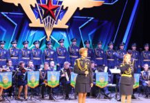 В Симферополе и Керчи (Крым) выступил Ансамбль песни и пляски ВДВ России в честь 77-летия освобождения Крыма В Симферополе и Керчи (Крым) выступил Ансамбль песни и пляски ВДВ России в честь 77-летия освобождения Крыма, видео