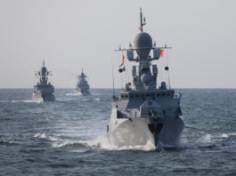 Отряд из 15 кораблей Каспийской флотилии прошел под Крымским мостом по Керченскому проливу и зашел в Черное море Отряд из 15 кораблей Каспийской флотилии прошел под Крымским мостом по Керченскому проливу и зашел в Черное море