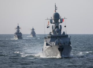 Отряд из 15 кораблей Каспийской флотилии прошел под Крымским мостом по Керченскому проливу и зашел в Черное море Отряд из 15 кораблей Каспийской флотилии прошел под Крымским мостом по Керченскому проливу и зашел в Черное море