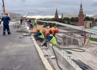 Капитальный ремонт Большого Каменного моста в Москве завершат досрочно в августе 2021, видео Ремонт Большого Каменного моста в Москве завершат досрочно - в августе 2021
