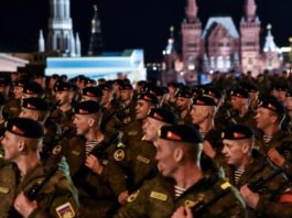 Репетиция Парада Победы прошла в ночь с 29 на 30 апреля 2021 на Красной площади Москвы, ВИДЕО Репетиция Парада Победы прошла в ночь с 29 на 30 апреля 2021 на Красной площади Москвы, ВИДЕО