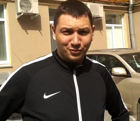 Московские бизнесмены передали благотворительную помощь приюту собак Префектуры ЮЗАО Москвы «Щербинка», видео Сотрудники компании - оба Сергея - оперативно загрузили несколько десятков коробок помощи в наш седан