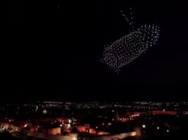 В честь Дня Космонавтики: 500 дронов в В.Новгороде нарисовали в небе пуск ракеты Ю.Гагарина и первый спутник Земли В честь Дня Космонавтики: 500 дронов в В.Новгороде нарисовали в небе пуск ракеты Ю.Гагарина и первый спутник Земли