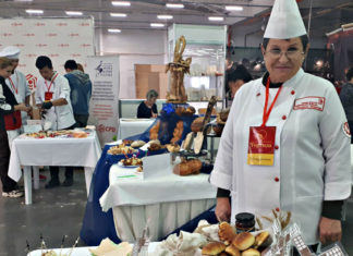 8 мая 2021 в Балаклаве (Крым): Фестиваль кондитерского искусства «Тортида» представляет пирог «Рыба Sia» на гастрономическом пикнике-ярмарке «Рыба-не мясо!» 8 мая 2021 в Балаклаве (Крым): Фестиваль кондитерского искусства «Тортида» представляет Рыбу «Sia» на гастрономическом пикнике-ярмарке «Рыба-не мясо!»