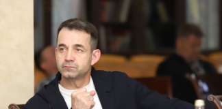 «Жизнь детей должна быть наполнена добром, любовью, светом – такая идеология нам нужна», Дмитрий Певцов о нацпроекте «Культура» «Жизнь детей должна быть наполнена добром, любовью, светом – такая идеология нам нужна», Дмитрий Певцов о нацпроекте "Культура"