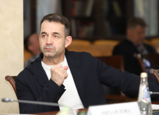 «Жизнь детей должна быть наполнена добром, любовью, светом – такая идеология нам нужна», Дмитрий Певцов о нацпроекте «Культура» «Жизнь детей должна быть наполнена добром, любовью, светом – такая идеология нам нужна», Дмитрий Певцов о нацпроекте "Культура"