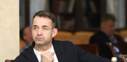 «Жизнь детей должна быть наполнена добром, любовью, светом – такая идеология нам нужна», Дмитрий Певцов о нацпроекте «Культура» «Жизнь детей должна быть наполнена добром, любовью, светом – такая идеология нам нужна», Дмитрий Певцов о нацпроекте "Культура"