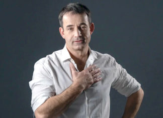 В московском онлайн-педсовете московских учителей принял участие народный артист России Дмитрий Певцов В московском онлайн-педсовете московских учителей принял участие народный артист России Дмитрий Певцов