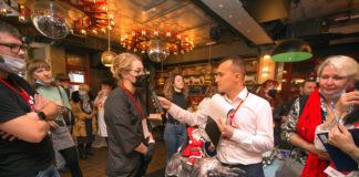 23 июля в Коктебеле на ярмарке «Море еды» победитель фестиваля «Тортида 2020» представит парящий шоу-торт! 23 июля в Коктебеле на ярмарке "Море еды" победитель фестиваля «Тортида 2020» представит парящий шоу-торт!