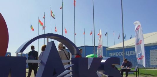 В Жуковском Президент В.Путин открыл Международный авиационно-космический салон МАКС-2021, прямая видеотрансляция В Жуковском Президент В.Путин открыл Международный авиационно-космический салон МАКС-2021, прямая видеотрансляция