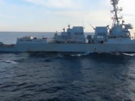 ВИДЕО: Очередное «хамло» из США нарушило границы России.. Корабль ВМФ России «Адмирал Трибуц» выдворил вон эсминец ВМС США Chafee ВИДЕО: Очередное "хамло" из США нарушило границы России.. Корабль ВМФ России "Адмирал Трибуц" выдворил вон эсминец ВМС США Chafee