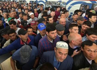 Знать русский зык и законы России обязаны приезжающие к нам мигранты, заявил Владимир Путин Знать русский зык и законы России обязаны приезжающие к нам мигранты, заявил Владимир Путин