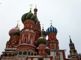ВИДЕО: Москва, последний новогодний-2022 выходной, от Пятницкой через ГУМ и Никольскую улицу к Китай-городу ВИДЕО: Москва, последний новогодний-2022 выходной, от Пятницкой через ГУМ и Никольскую улицу к Китай-городу